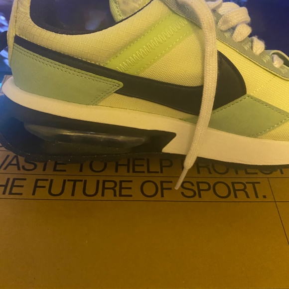 Nikes - Picture 3 of 3